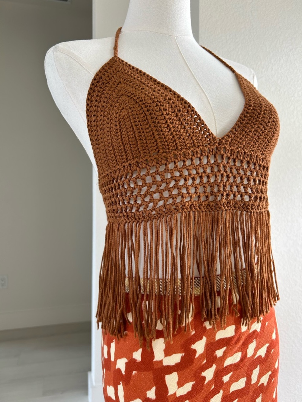 Windsor Bohemian Rust Brown Crochet Fringe Cropped Halter Top Womens M